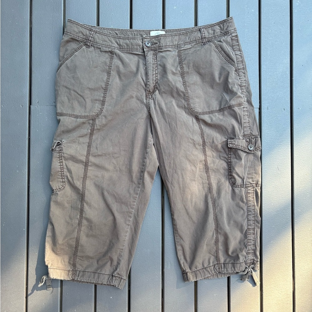 St. John's Bay Brown Capris
